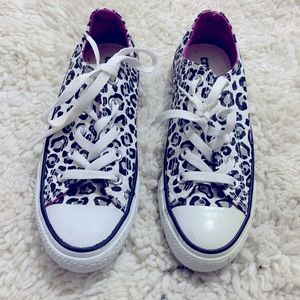 Converse sneakers (women’s 6/ men’s 4)